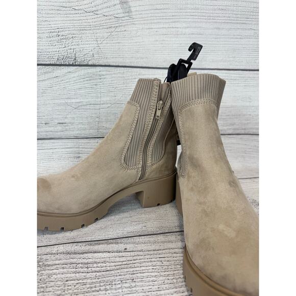 No Boundaries Women's Taupe Chunky Heeled Zip Boots Size 12 Wide - Picture 5 of 9